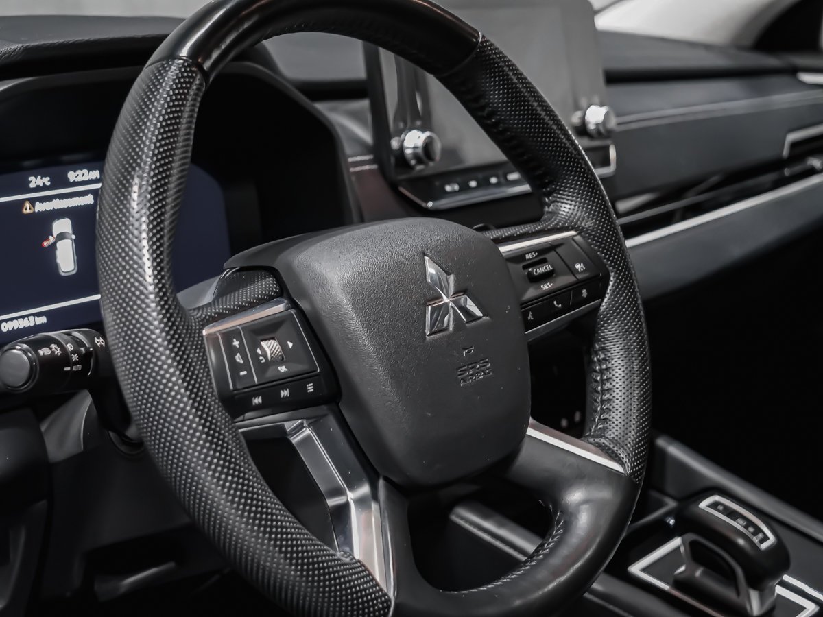 Mitsubishi Outlander SEL 2023 Argent Montréal - photo #7
