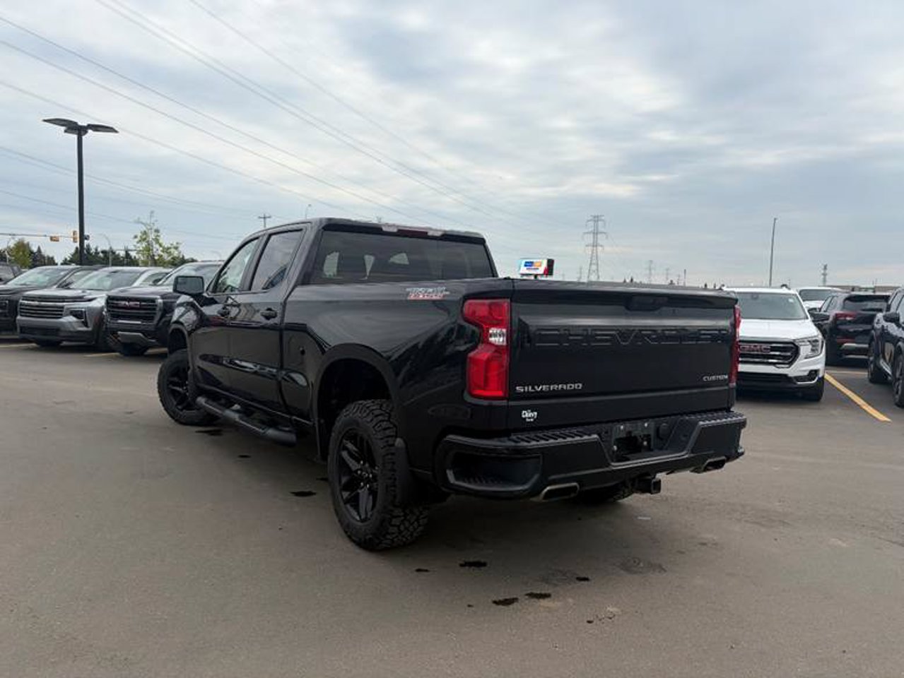 2021 Chevrolet Silverado 1500 4WD Crew Cab 147 Custom Trail Boss Black Sherwood Park - photo #3