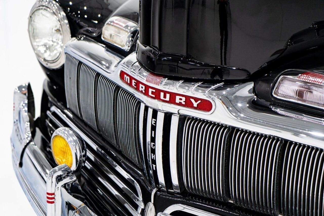 Mercury Eight **PRICE IN USD** 1947 Noir Montréal - photo #2