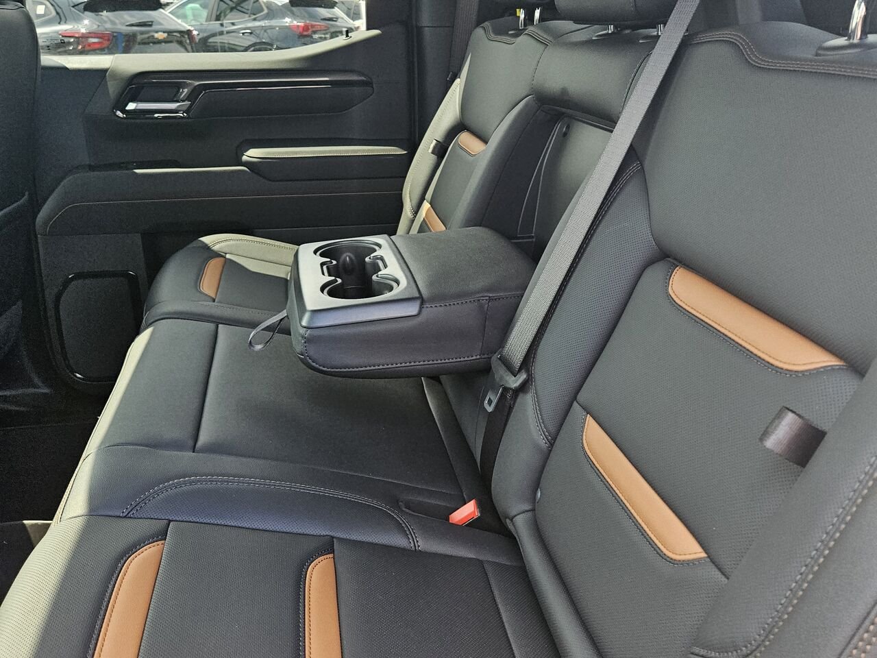 2026 GMC Sierra 1500 AT4 cabine multiplace 4RM 157 po Summit White Thetford Mines - photo #16