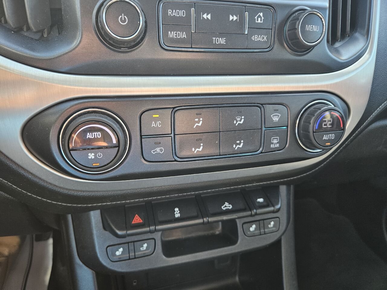 GMC Canyon SLE cabine multiplace 4RM, 128,3 po 2018 Noir Thetford Mines - photo #10