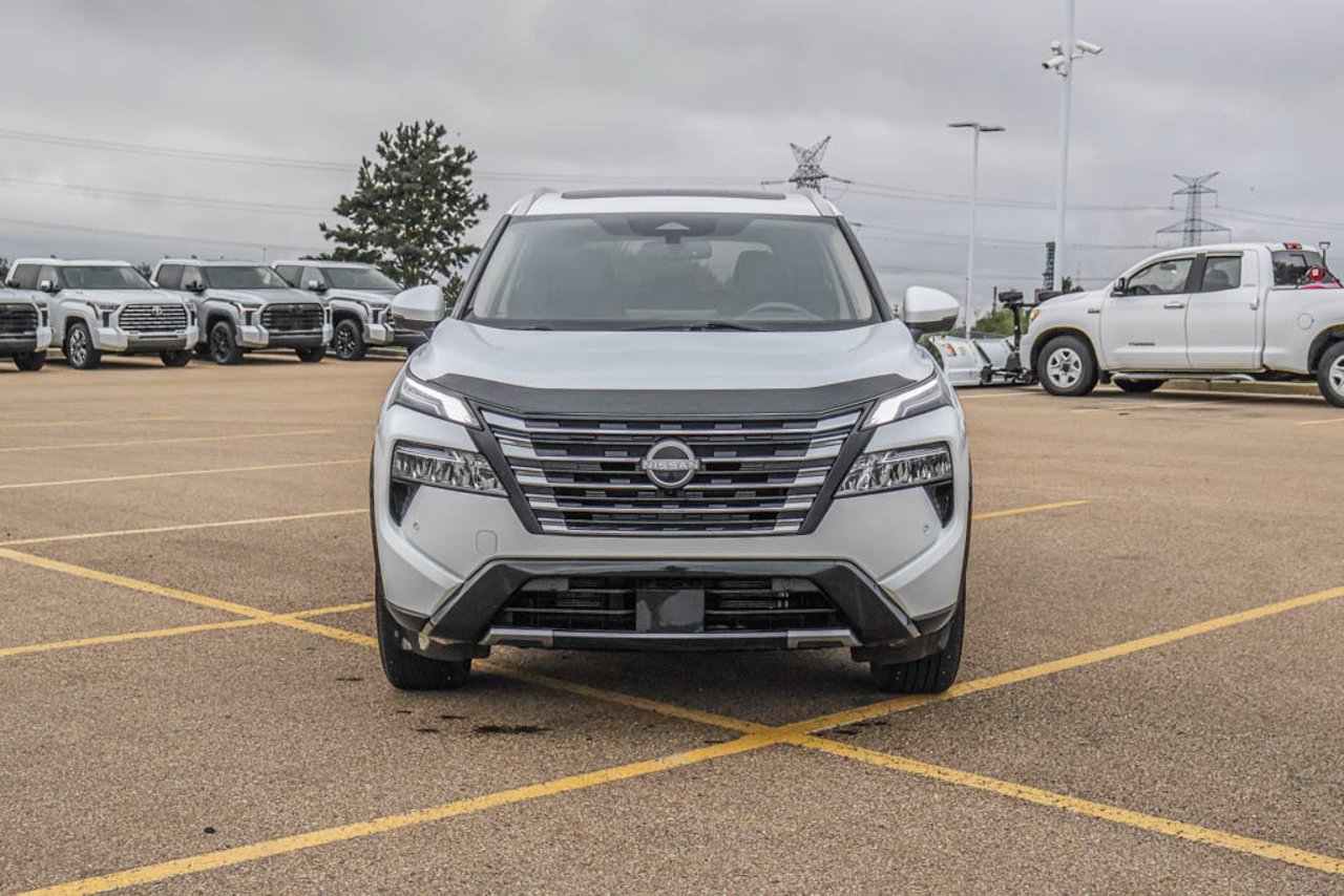 2024 Nissan Rogue AWD Platinum White Sherwood Park - photo #3