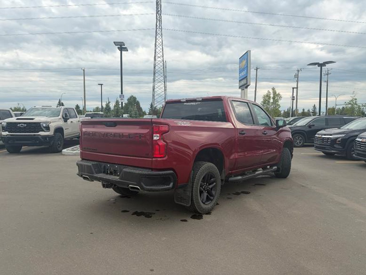 2020 Chevrolet Silverado 1500 4WD Crew Cab 147 LT Trail Boss Red Sherwood Park - photo #4