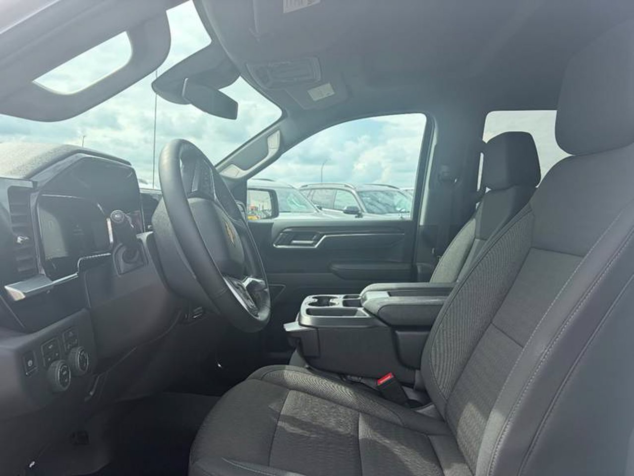 2026 Chevrolet Silverado 1500 4WD Crew Cab 147 LT White Sherwood Park - photo #5