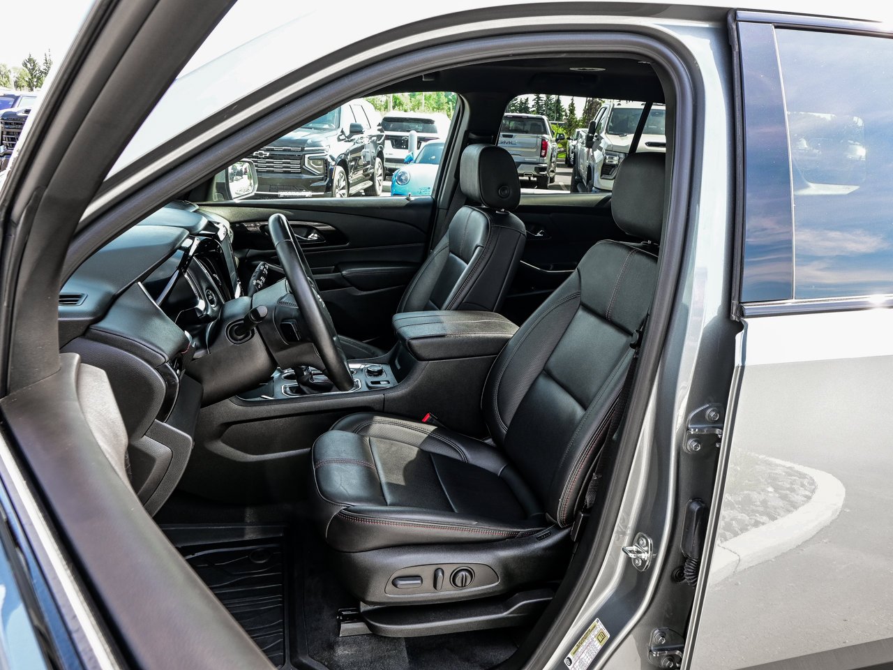 2023 Chevrolet Traverse AWD 4dr RS Grey Sherwood Park - photo #16