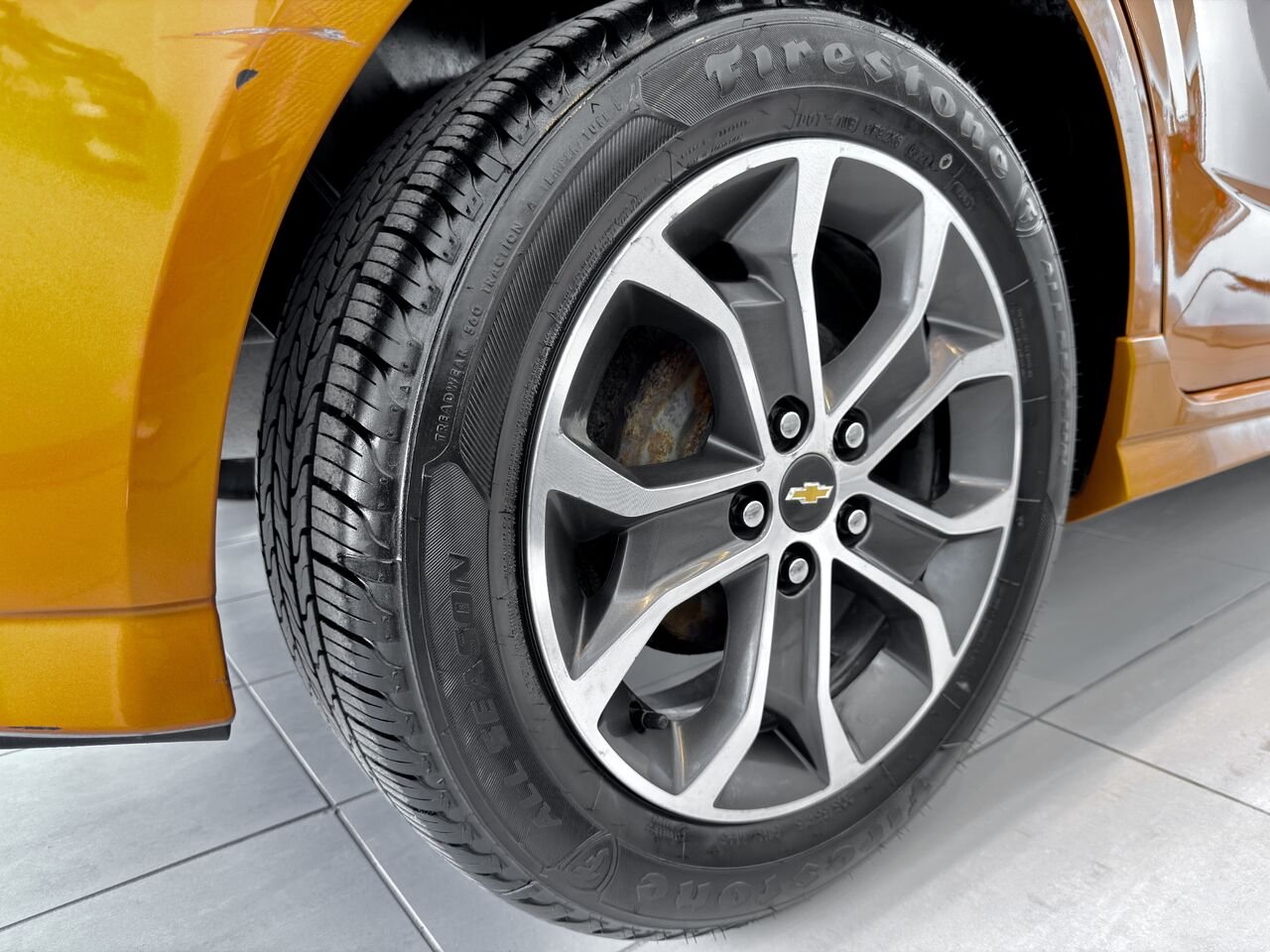 Chevrolet Sonic 2017 Orange Notre-Dame-des-Prairies - photo #12