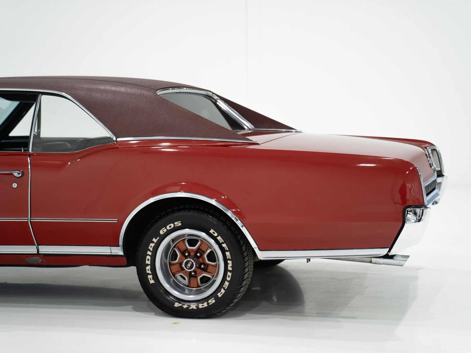 Oldsmobile Cutlass 442 *PRIX EN USD* Numéros entièrement Matching Non restaurée Repeinte une seule fois 1967 Rouge Montréal - photo #73