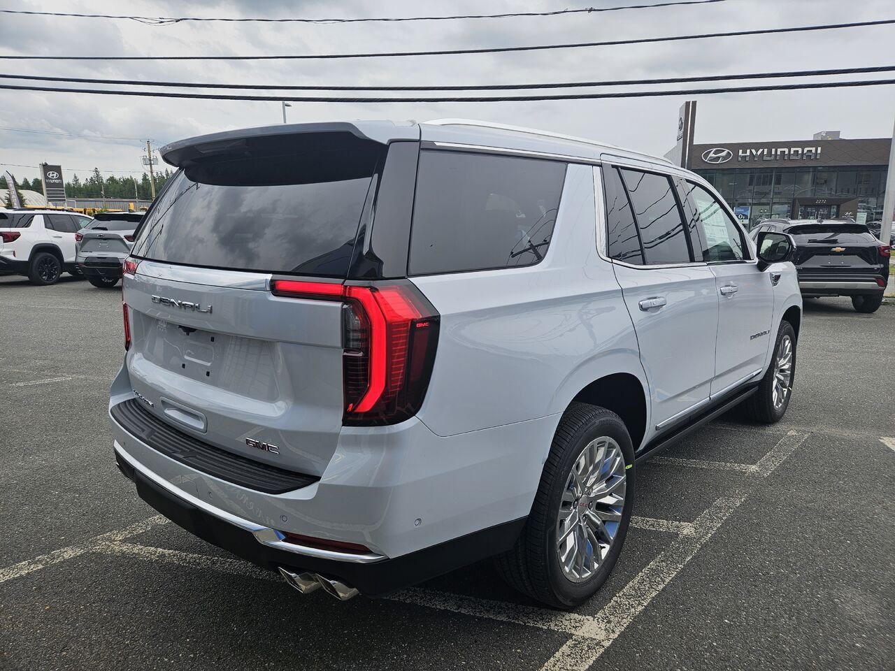 GMC Yukon 4 RM 4 portes Denali 2026 Blanc glacier 3 couches Thetford Mines - photo #2