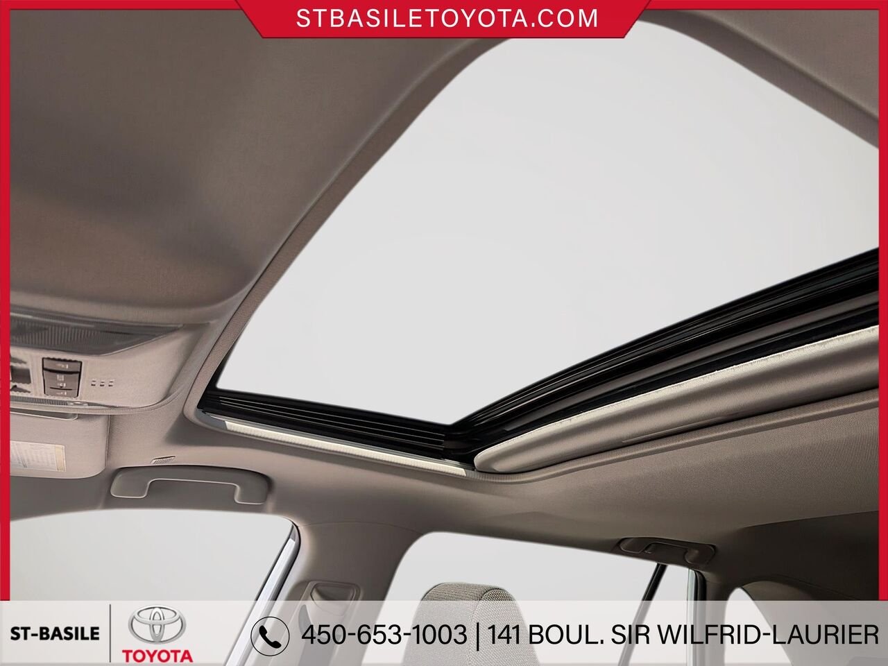 2025 Toyota RAV4 White Saint-Basile-le-Grand - photo #15