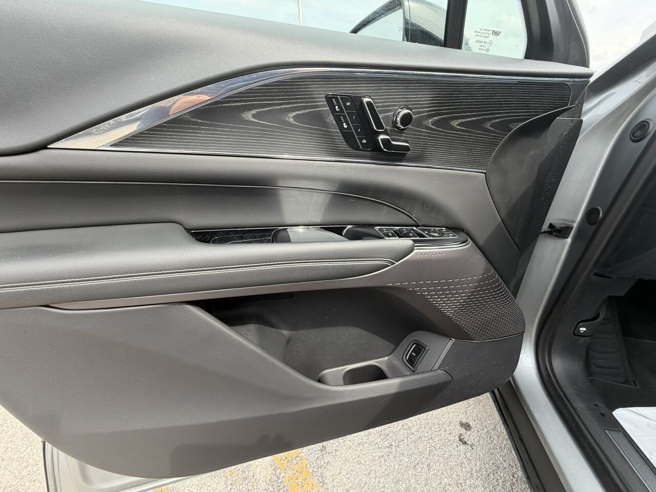 Cadillac LYRIQ Sport AWD FINANCEMENT À PARTIR DE 0.99% 2024 Argent Laval - photo #22