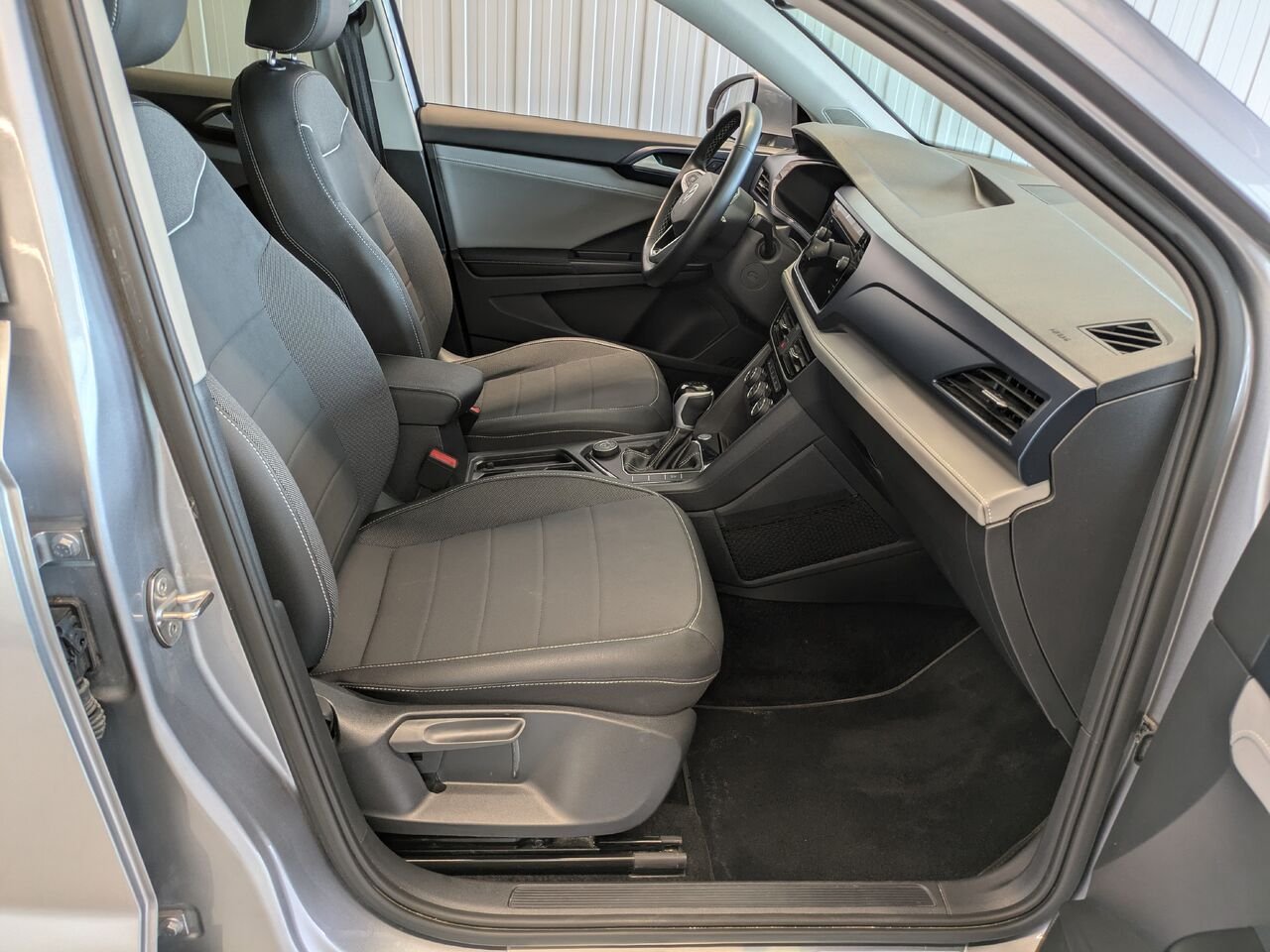 2024 Volkswagen Taos Grey Gatineau - photo #15