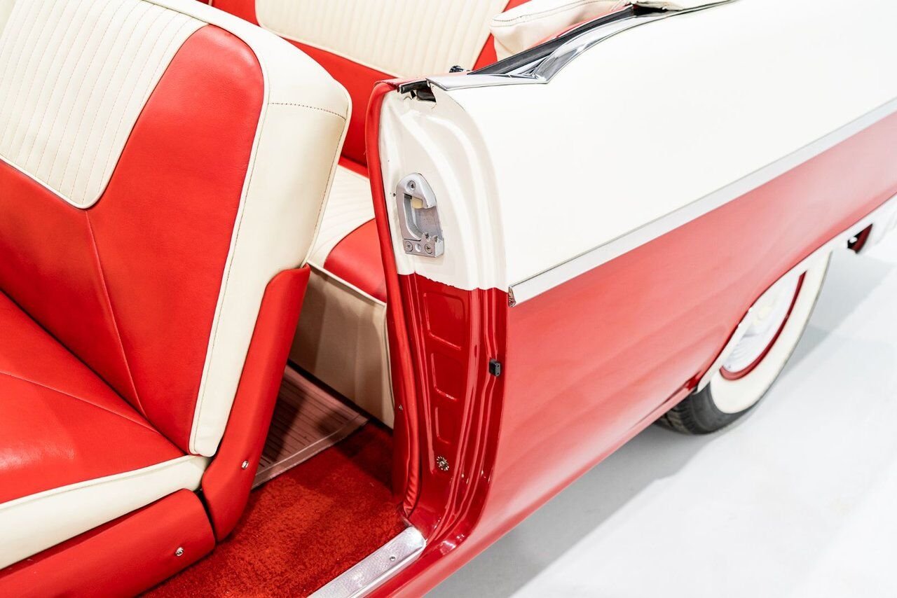 Pontiac Starchief **PRIX EN USD** Beautifully presented from former restoration 1955 Blanc Montréal - photo #70