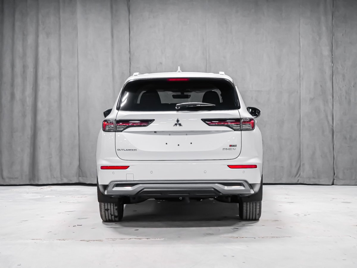 Mitsubishi Outlander PHEV SE 2026 Fini taillé diamant Blanc de qualité supérieure Montréal - photo #3