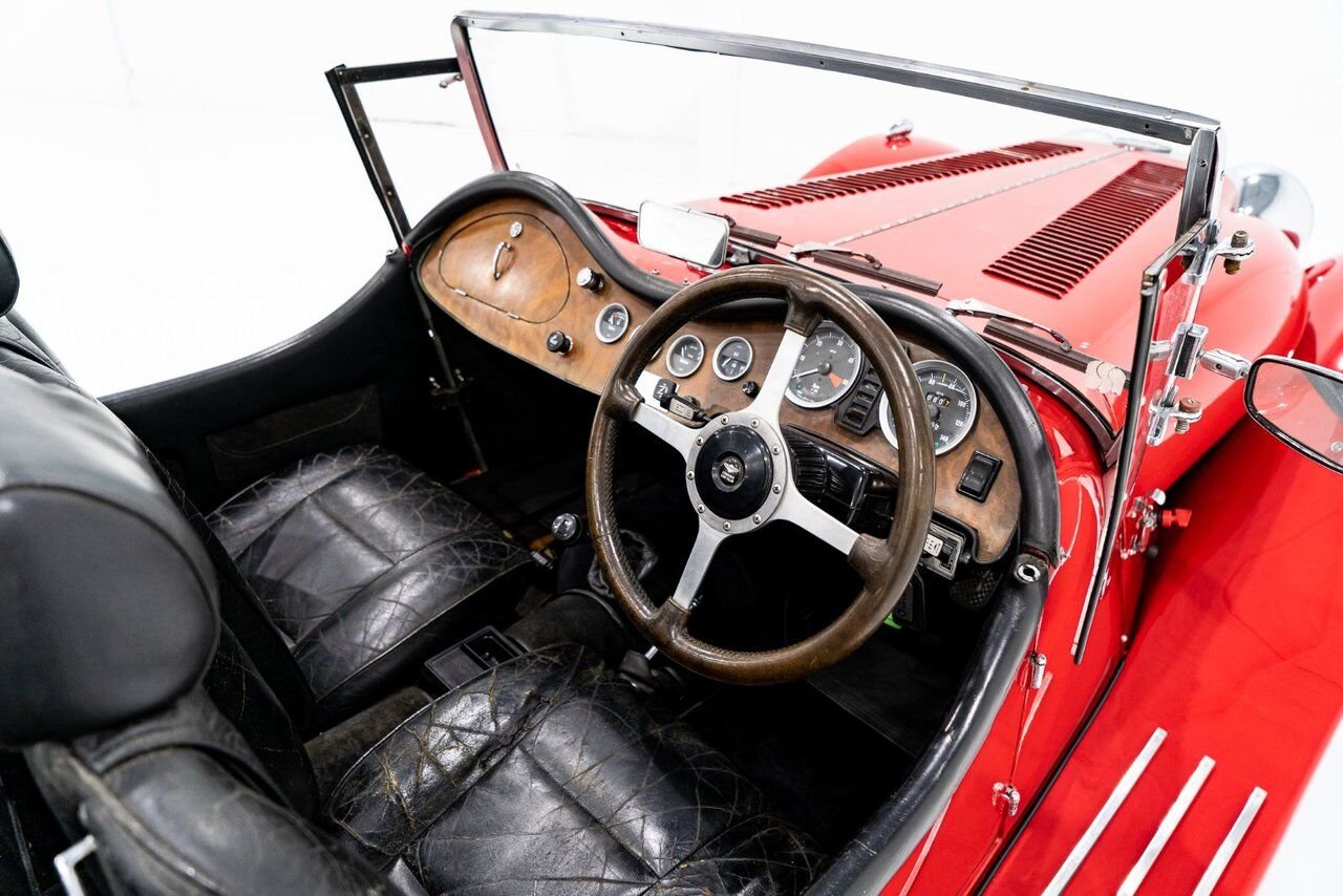 Panther J72 Roadster 1975 Rouge Montréal - photo #8