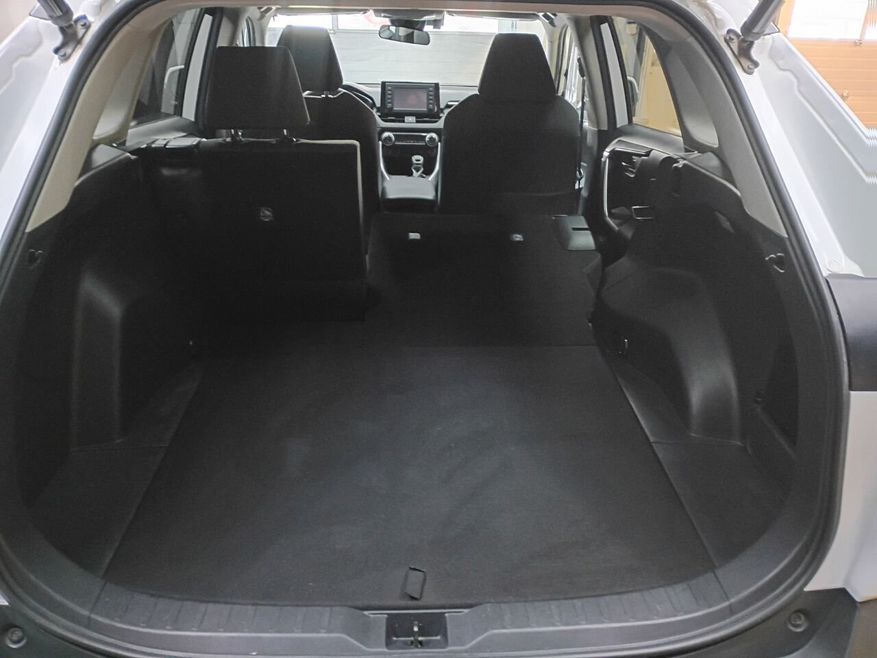 2021 Toyota RAV4 White Blainville - photo #13