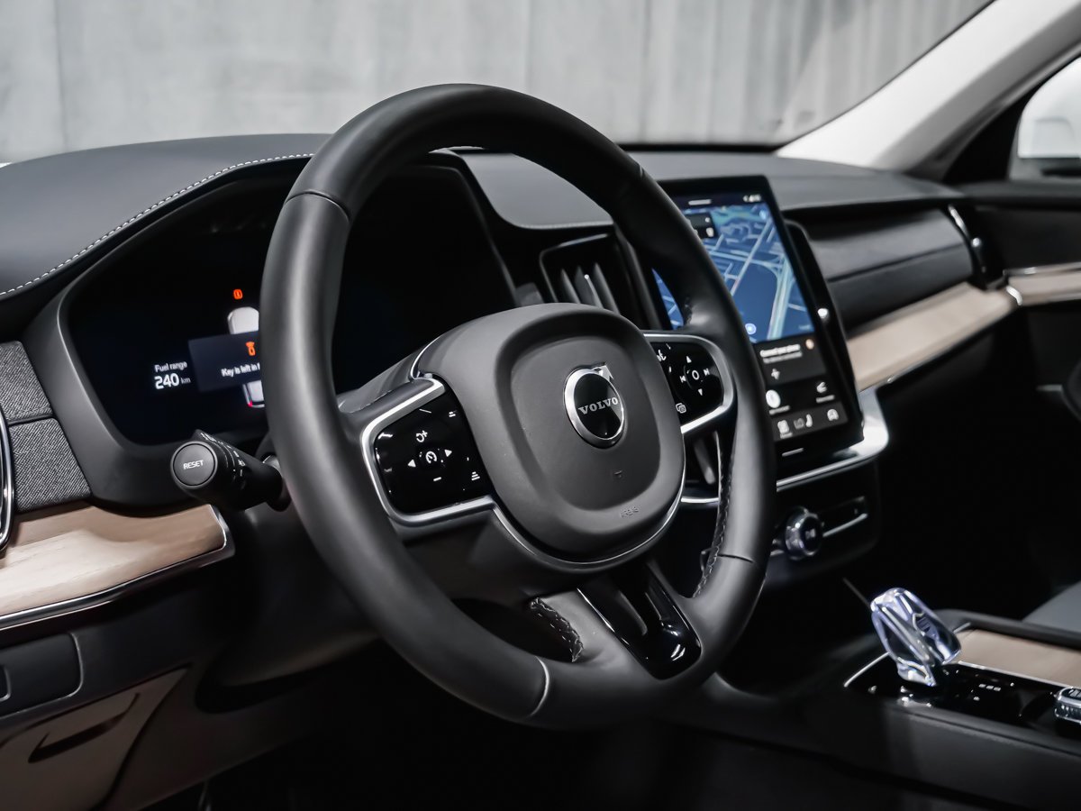 2026 Volvo XC90 B6 CORE BRIGHT White Montreal - photo #7