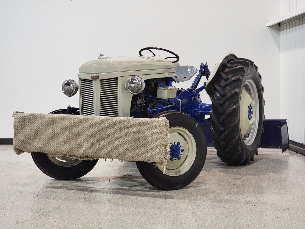 1955 Ford Massey Fergusson Tracteur Massey Fergusson Antiquité Val-David - photo #0