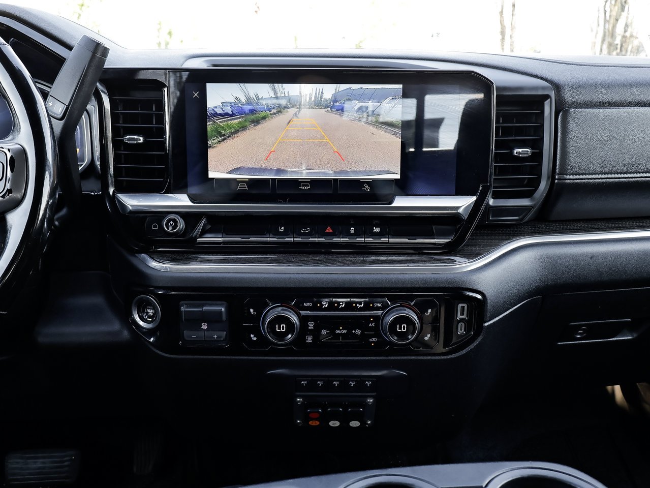 2024 Chevrolet Silverado 3500HD 4WD Crew Cab 159 LT White Sherwood Park - photo #23