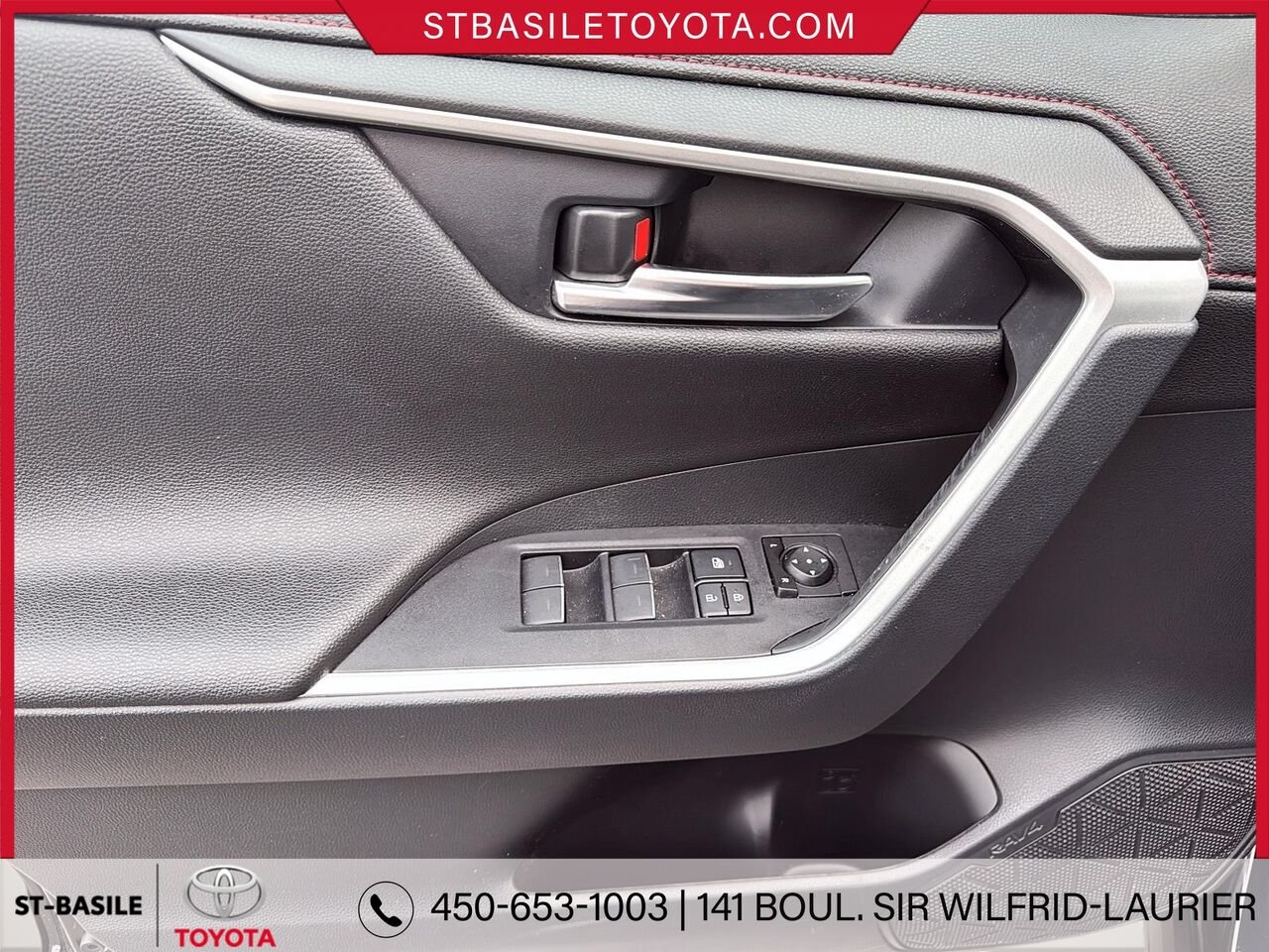 TOYOTA RAV4 PRIME 2024 Noir Saint-Basile-le-Grand - photo #13