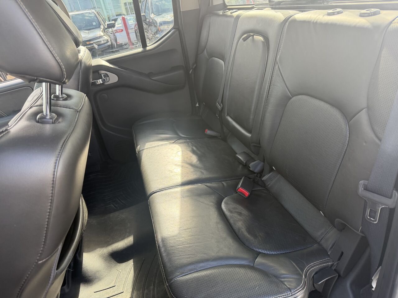 NISSAN FRONTIER PRO-4X SV cabine double 4x4 caisse longue BA 2018 Gris Ottawa & Gatineau - photo #10