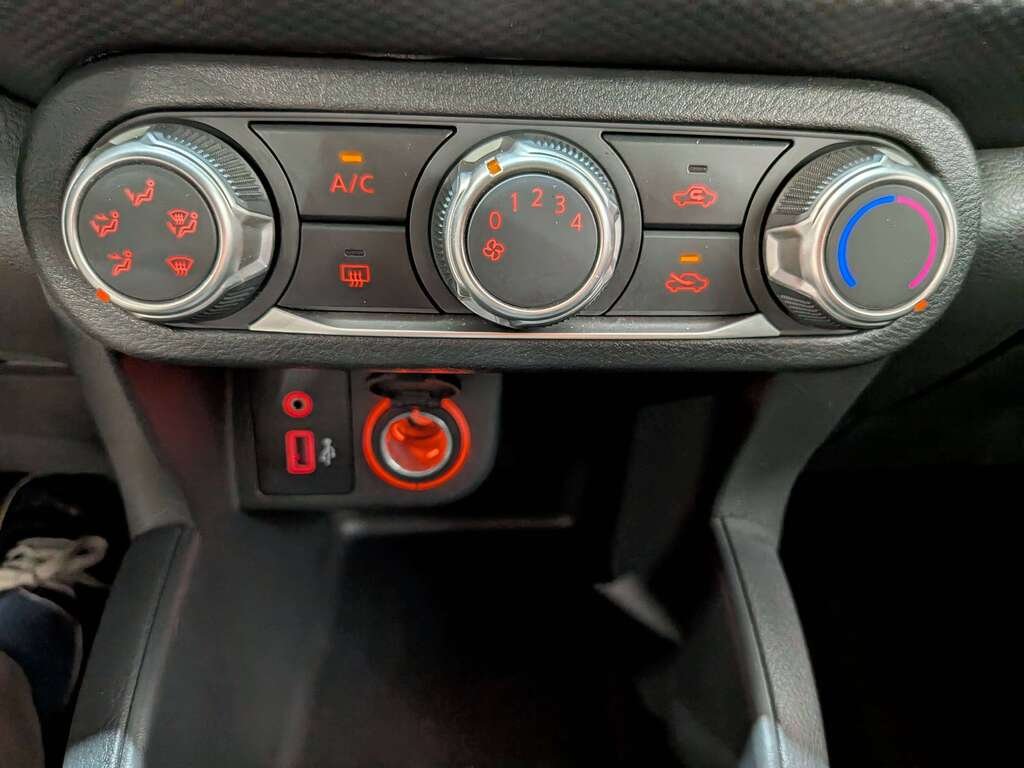 Nissan Kicks 2024 Blanc Val-David - photo #25