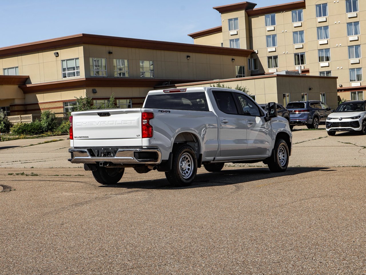 2025 Chevrolet Silverado 1500 4WD Crew Cab 147 LT White Sherwood Park - photo #7