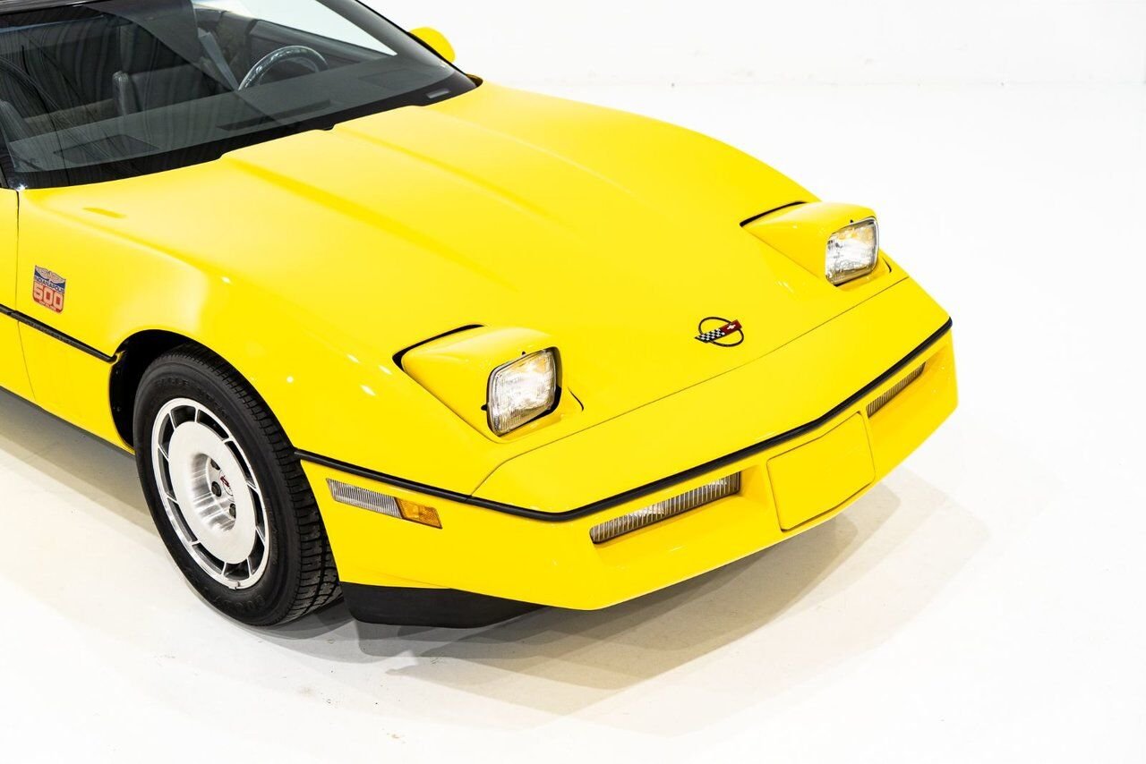 Chevrolet Corvette Pace Car livery with only 17,380km (10,800miles) 1986 Jaune Montréal - photo #56