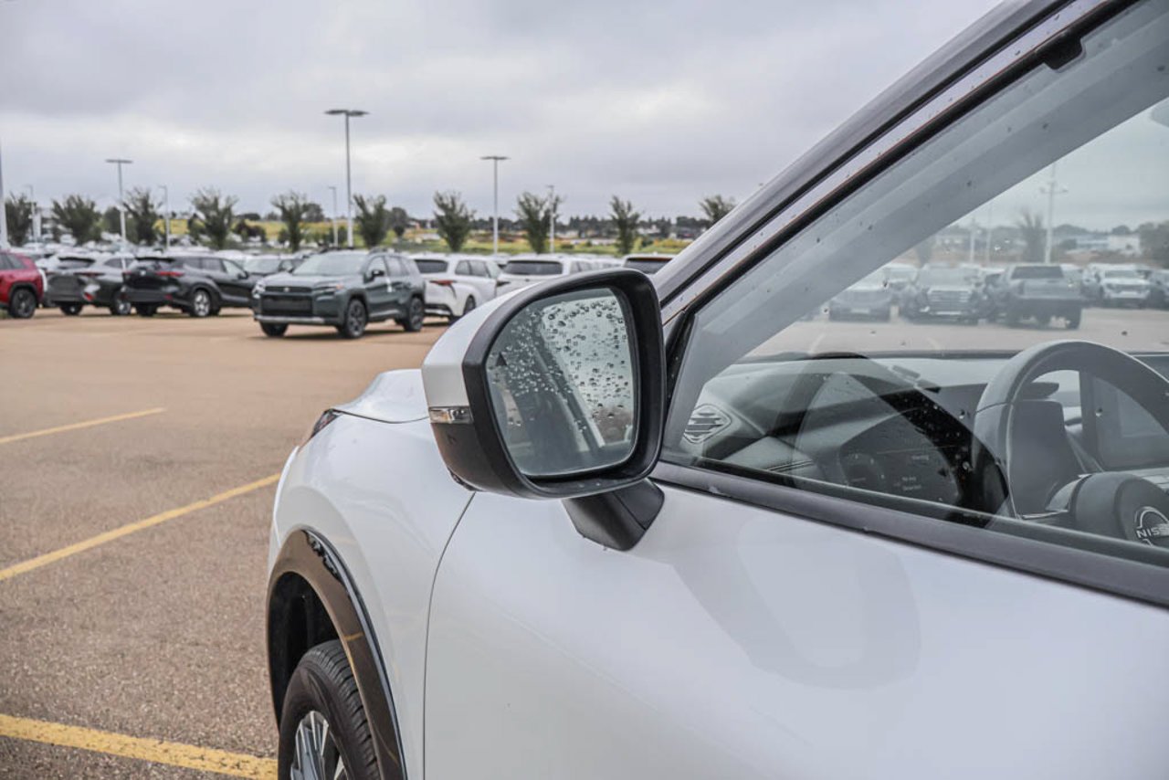 2024 Nissan Rogue AWD Platinum White Sherwood Park - photo #14