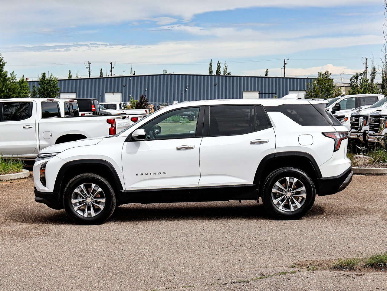 2026 Chevrolet Equinox AWD 4dr LT w/2LT White Sherwood Park - photo #9