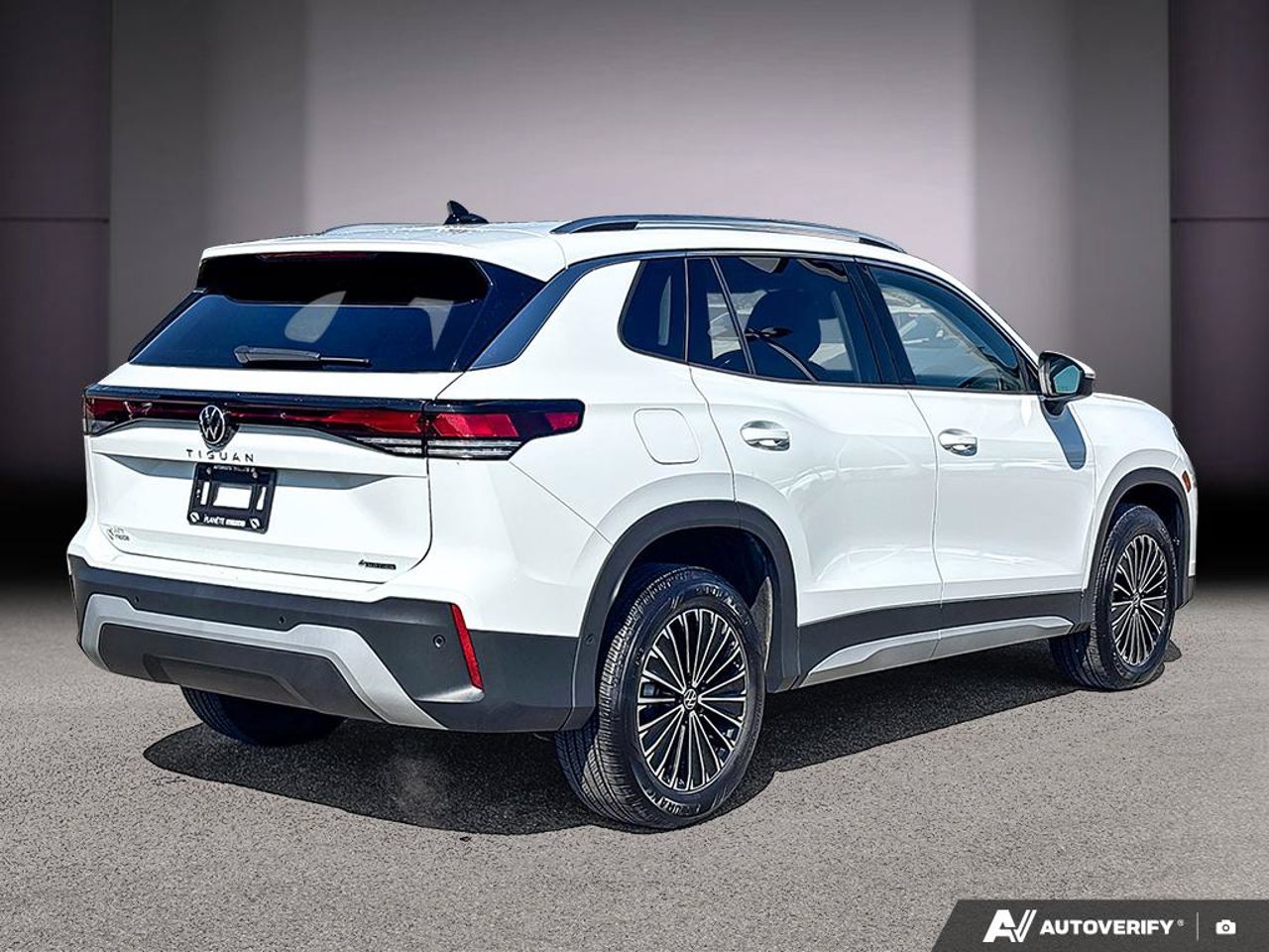 2026 Volkswagen Tiguan 3VVER7RM9TM009437 White Mirabel - photo #4