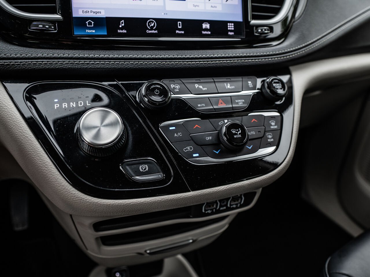 2023 Chrysler Pacifica Hybrid Blue Sainte-Julienne - photo #24