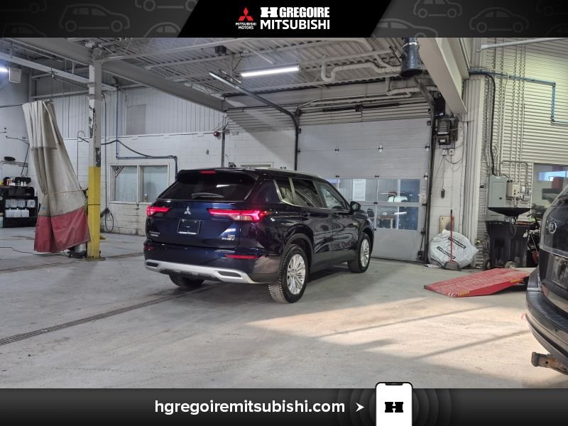 2025 Mitsubishi Outlander Plug-In Hybrid Blue Laval - photo #8