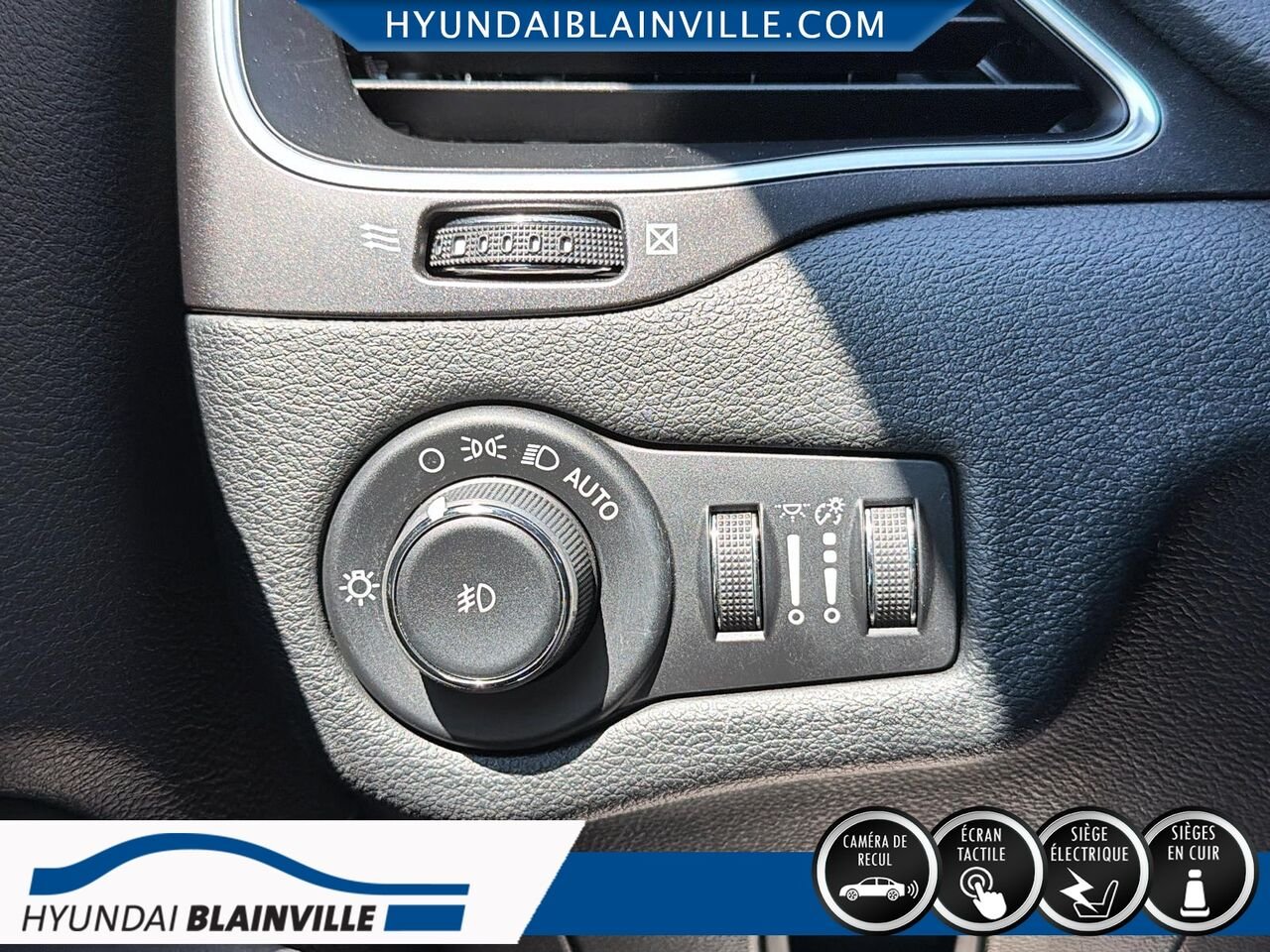2020 Jeep Cherokee White Blainville - photo #9