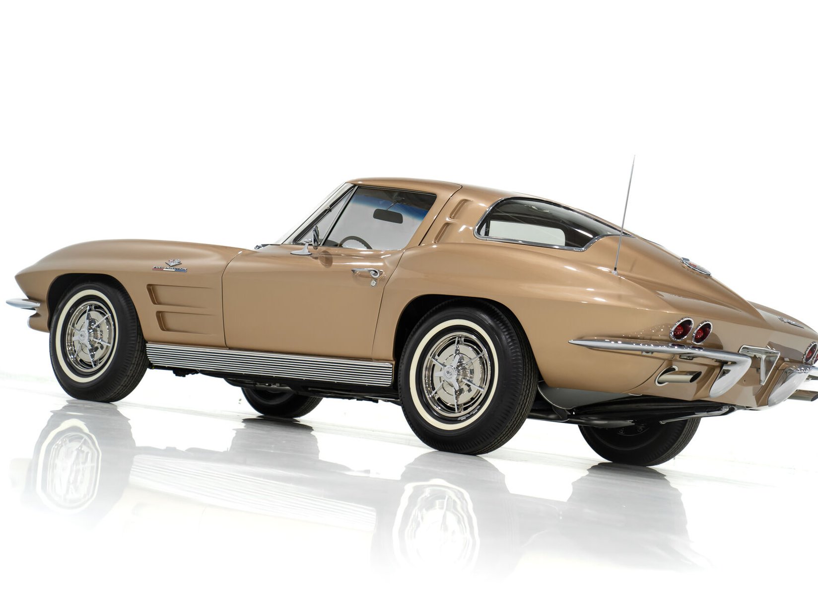 Chevrolet Corvette Fuel Injection Moteur Matching 327 à injection développant 360 chevaux | PRICE IN USD 1963 Beige Montréal - photo #22