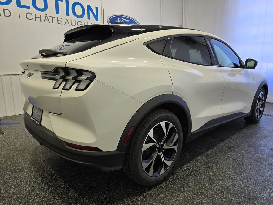 Ford Mustang Mach-E 2026 Blanc astral métallisé trois couches