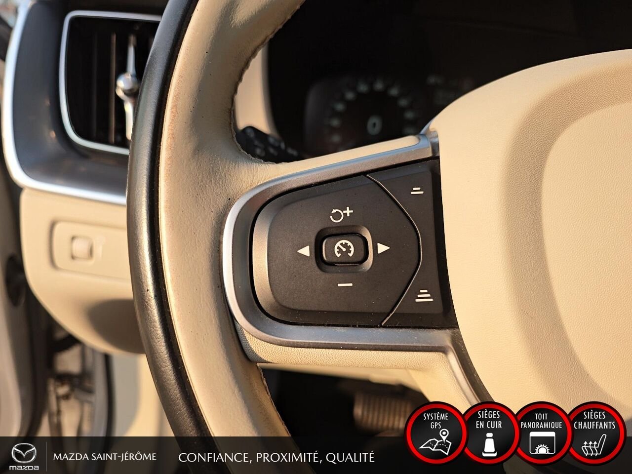 Volvo XC60 T6 Momentum | TOIT OUVRANT | CUIR | AWD | 2019 Gris Saint-Jérôme - photo #13