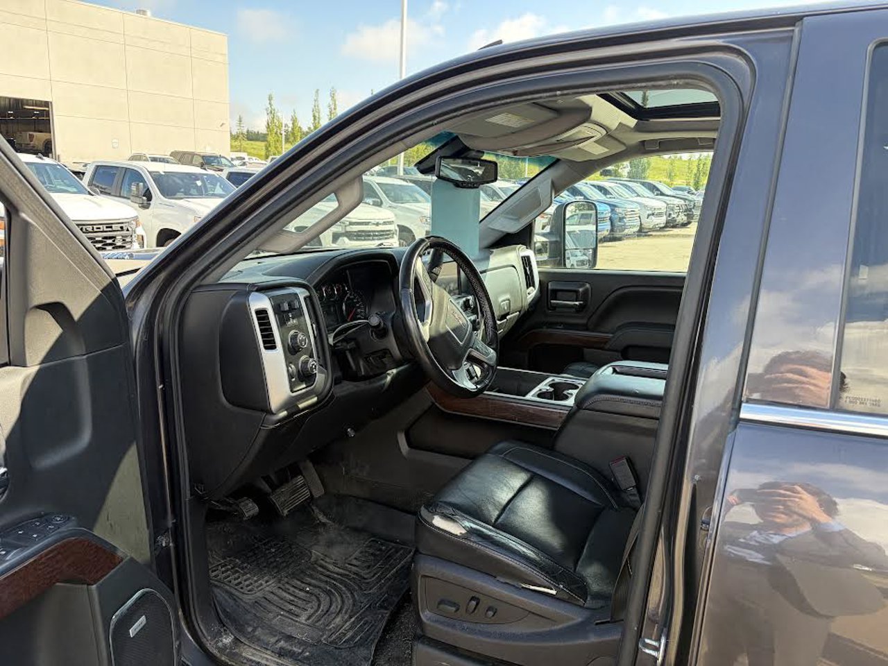 2015 GMC Sierra 2500HD 4WD Crew Cab 153.7 SLT Grey Sherwood Park - photo #5
