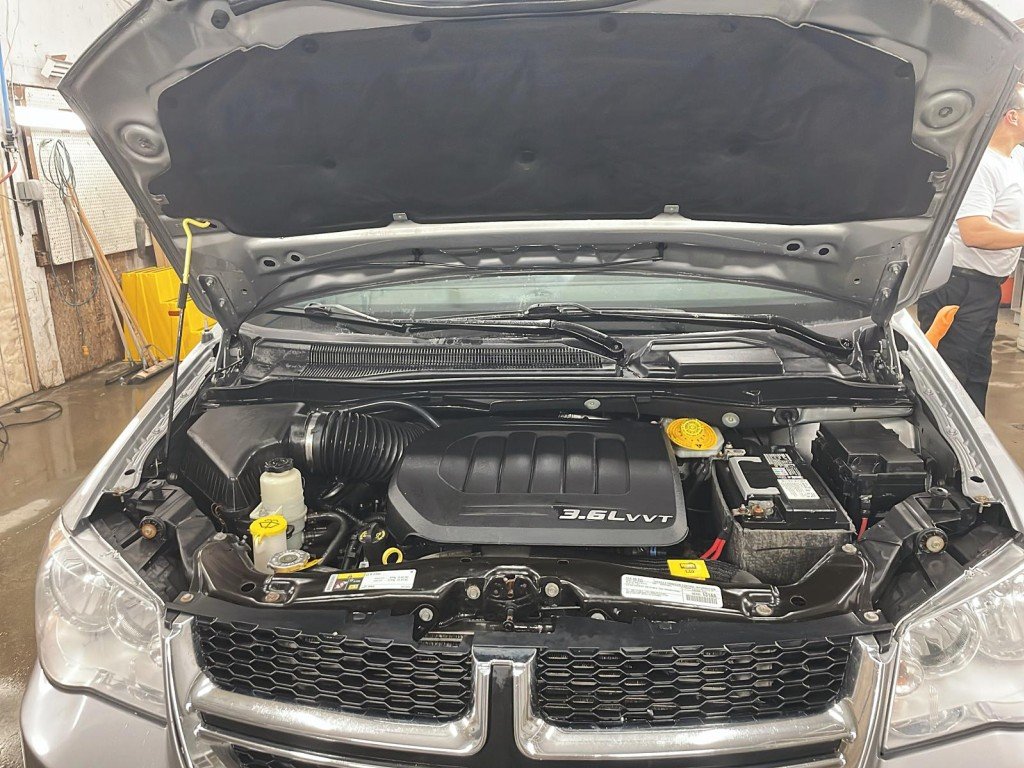 Dodge GRAND CARAVAN 2018 Gris Amos - photo #25