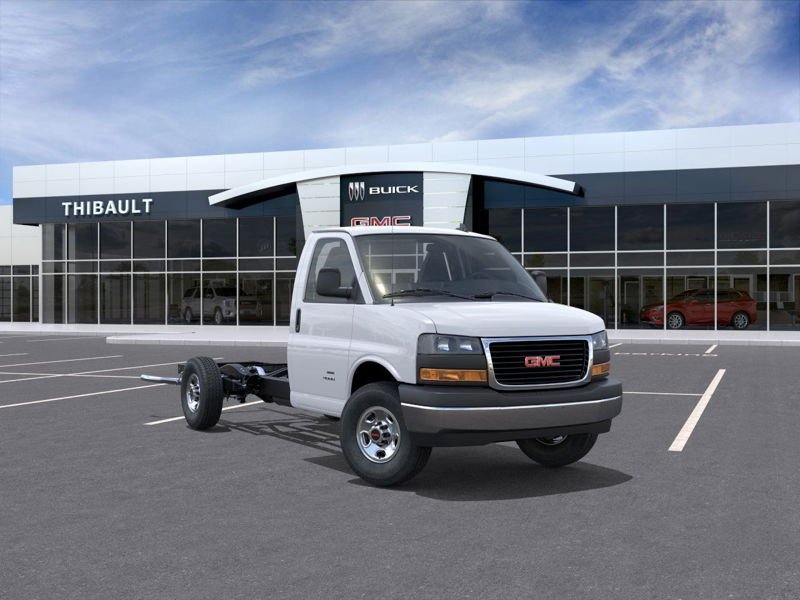 2026 GMC Savana Commercial Cutaway 2026 SUMMIT WHITE