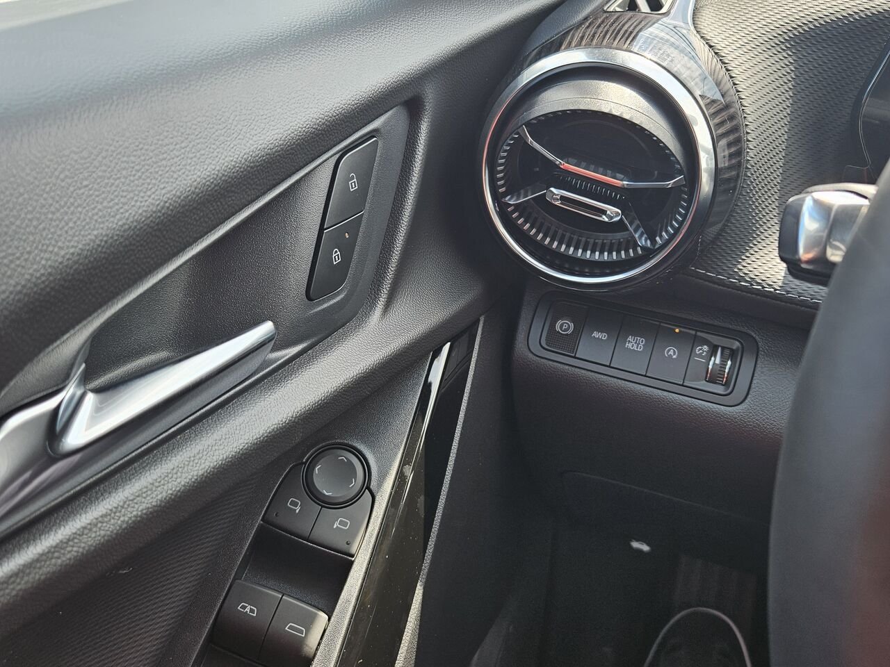 2027 Chevrolet Equinox LT 4 portes à transmission intégrale avec 2LT Summit White Thetford Mines - photo #10