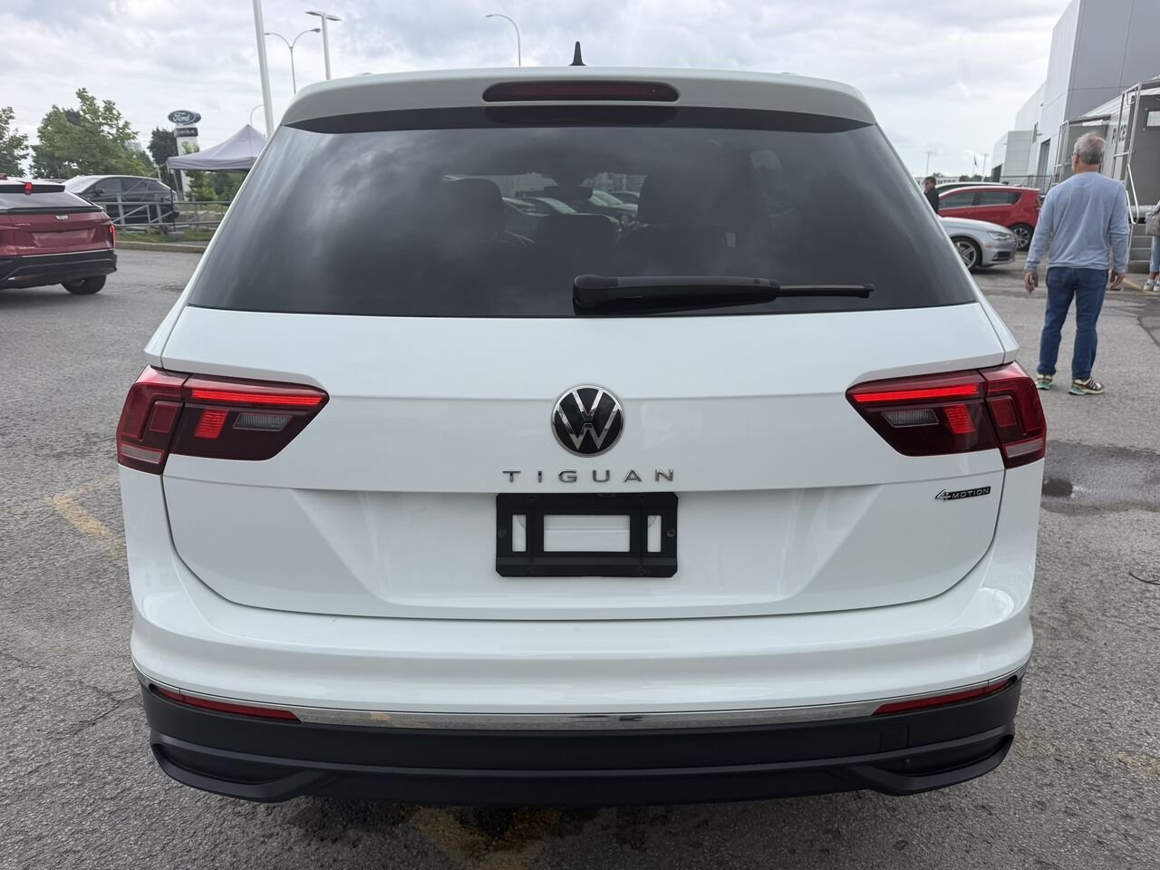 Volkswagen Tiguan Comfortline 4MOTION 2024 Blanc Laval - photo #9