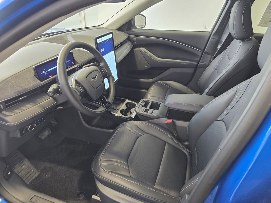 Ford Mustang Mach-E 2026 Bleu vélocité métallisé