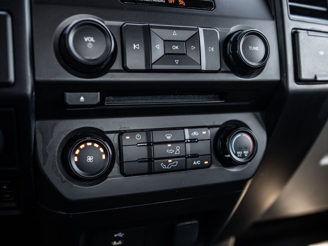 Ford F-150 2016 Blanc Sainte-Julienne - photo #19