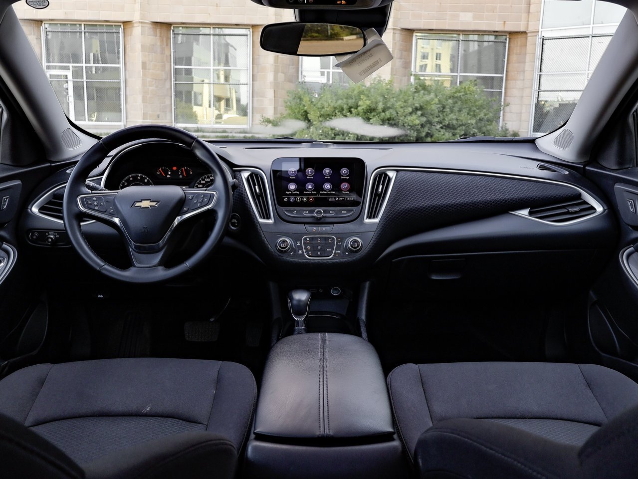 2024 Chevrolet Malibu 4dr Sdn 1LT White Sherwood Park - photo #28