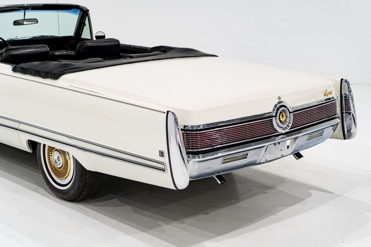 Chrysler IMPERIAL Unrestored with only 31,056 original miles **PRICE IN USD** 1968 Blanc Montréal - photo #46