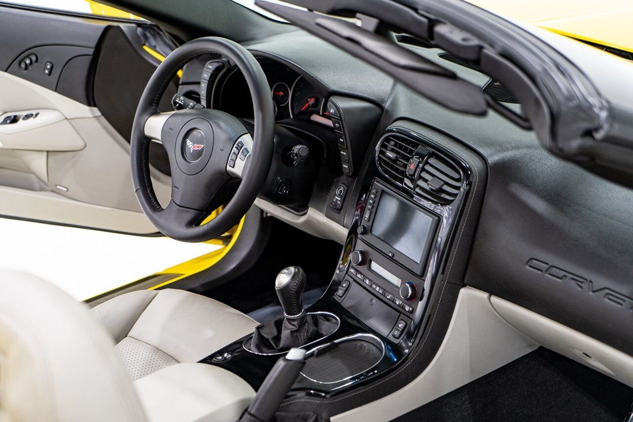 2008 Chevrolet Corvette PRIX EN USD | With Only 900km (563mi) From New With Window Sticker Yellow Montreal - photo #66