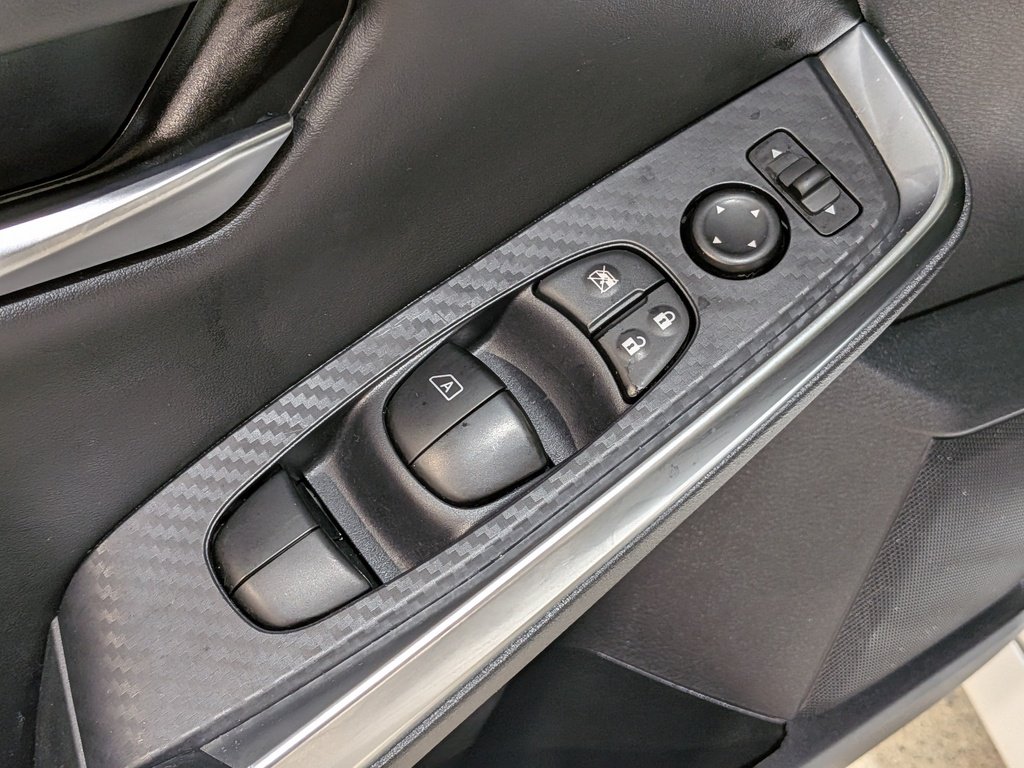 2024 Nissan Sentra SR Manual White Val-David - photo #31