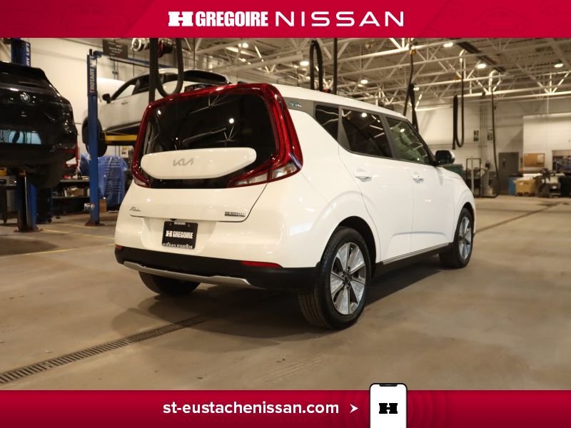 2022 Kia Soul White Laval - photo #20