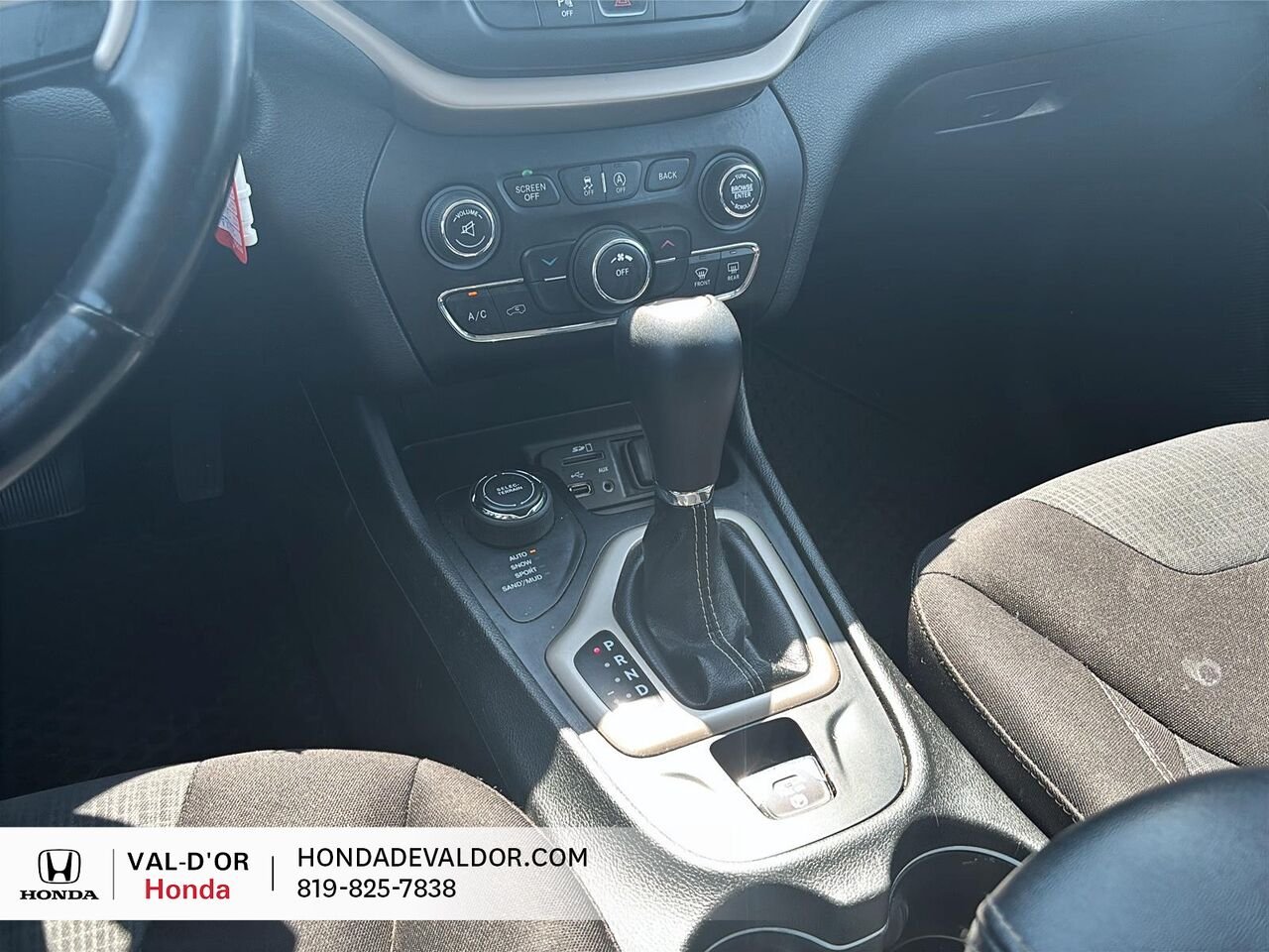 2018 Jeep Cherokee North édition spéciale 4x4 *Disponibilité limitée* Red Val-d'Or - photo #10