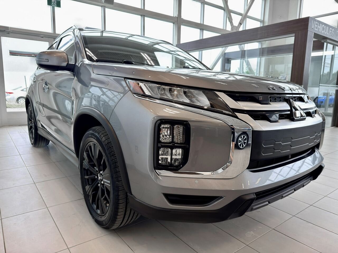 2021 Mitsubishi RVR Grey Notre-Dame-des-Prairies - photo #5